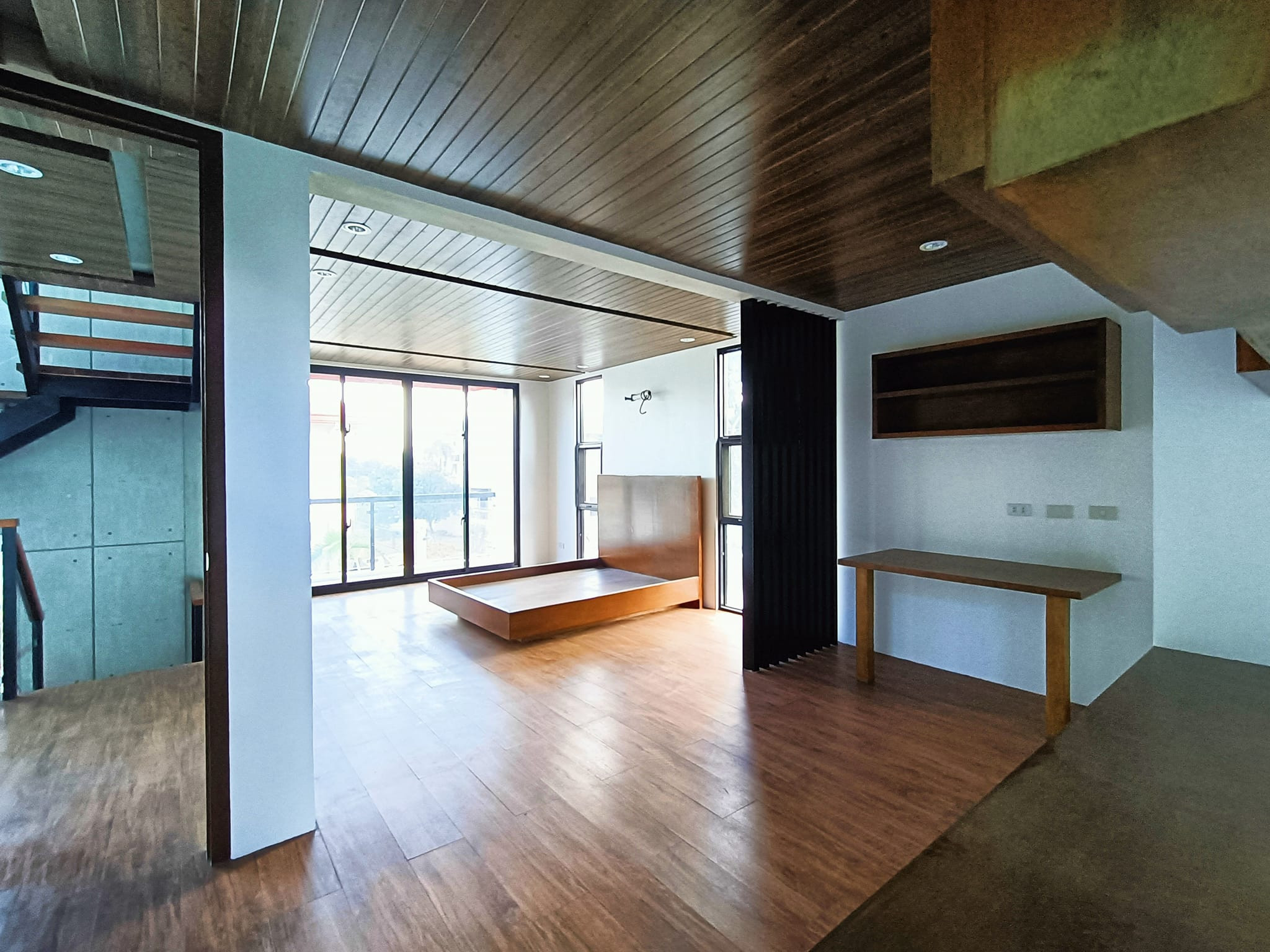 Remarkable Modern 3 Storey Industrial House for Sale in Sn. Fernando Pampanga photo 4