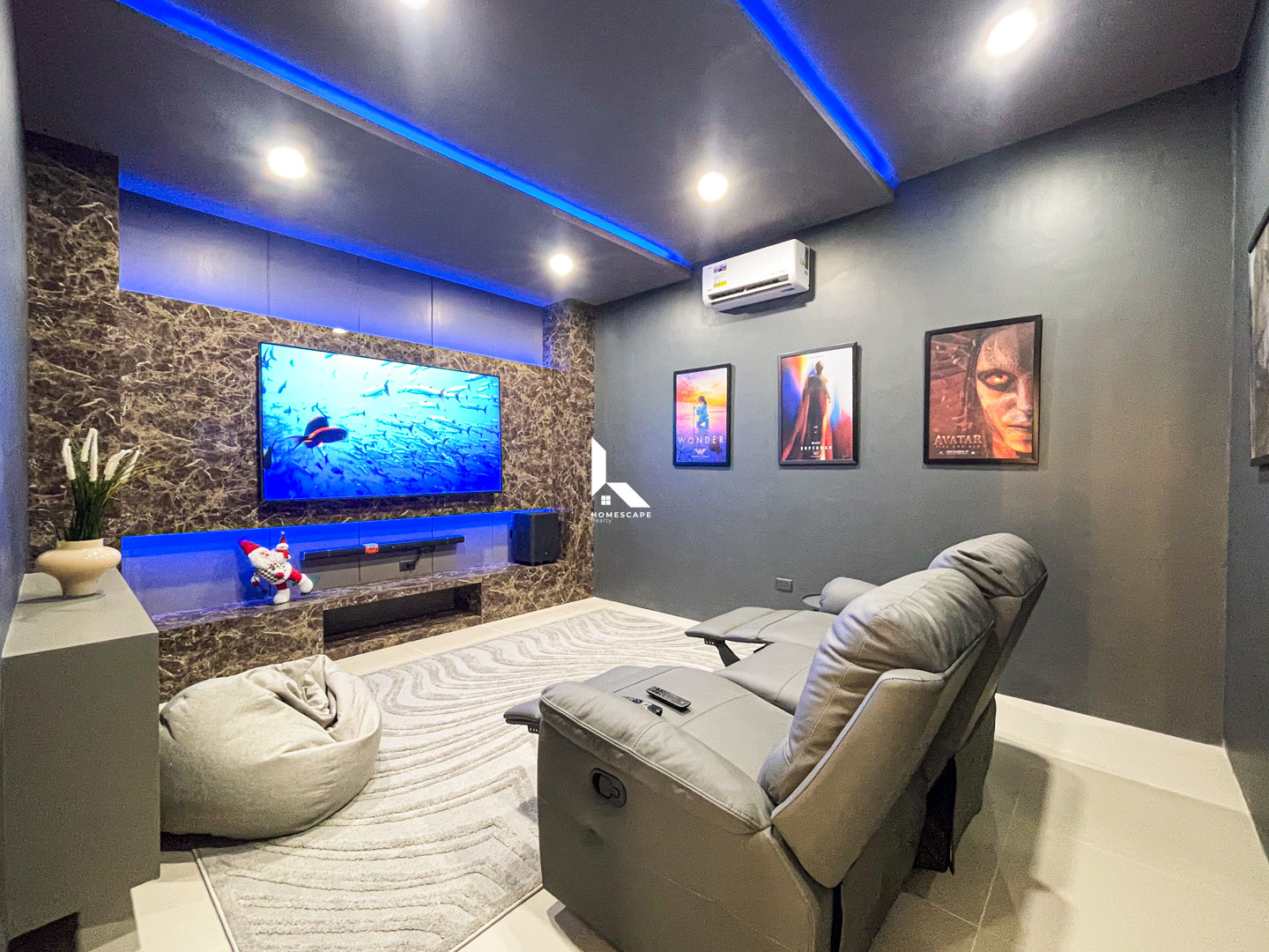 Luxurious Brand New Furnished House and Lot photo 4