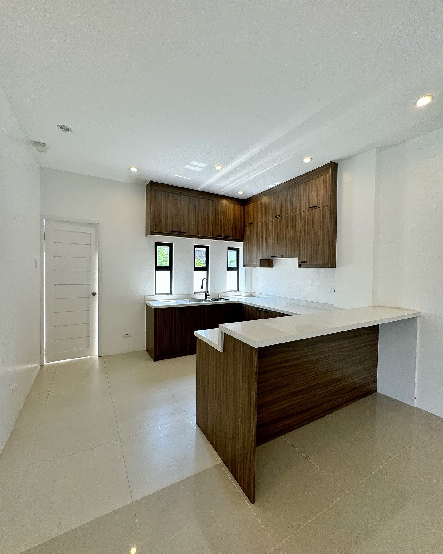 Brand New Modern House for Sale in Marcos Highway Antipolo photo 4