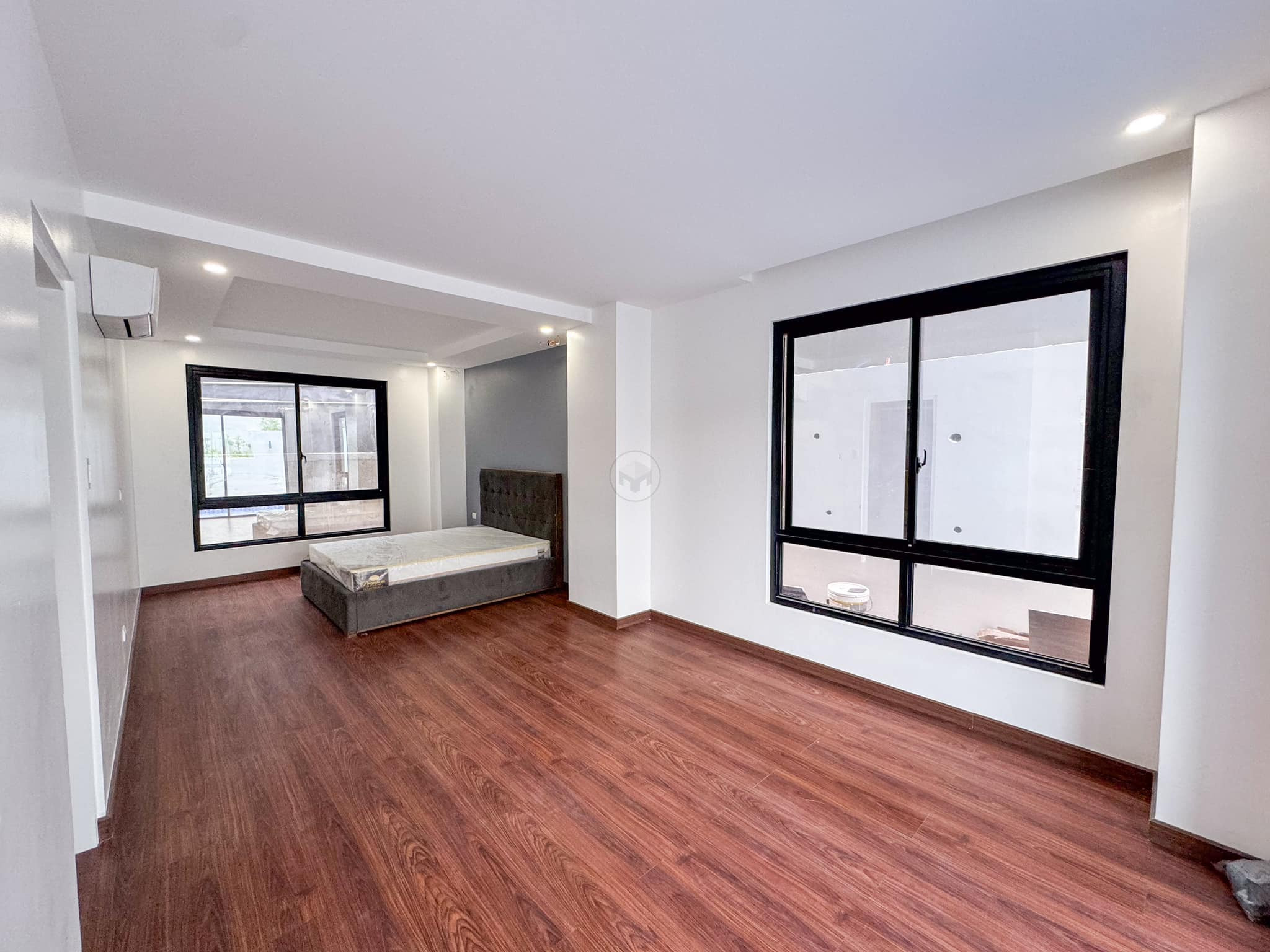 Exquisite 5- Bedroom House and Lot for Sale photo 5