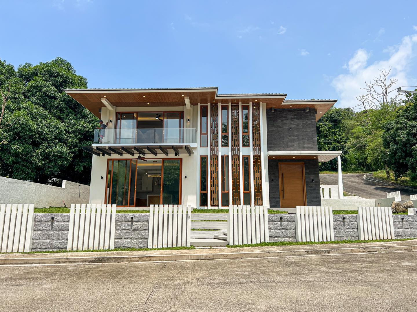 Modern Asian Home for sale with unobstructed Fairway view of the golf course photo 1