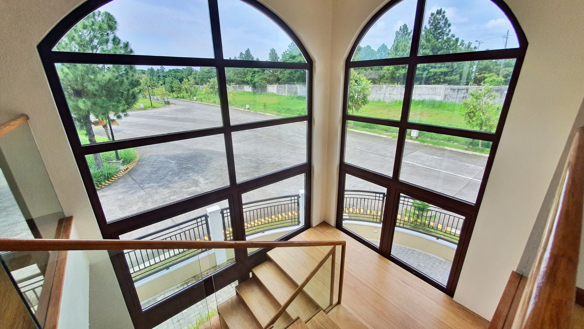 Massive Brand New House in Portofino South photo 4