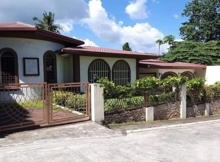 House and Lot for Sale in Guadalupe Heights Subdivision photo 2