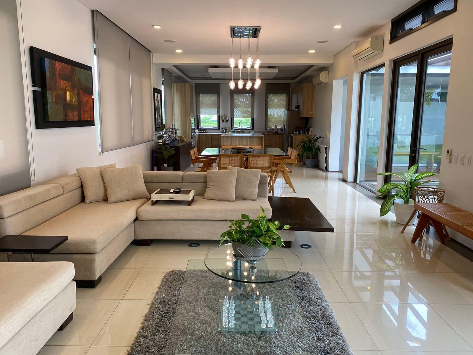 An Upscale Modern Home in Ayala Southvale Primera photo 4
