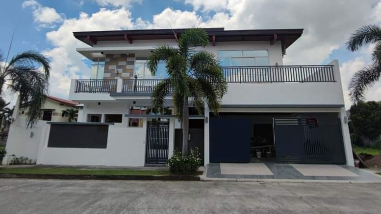 Beaming Lavish House and Lot For Sale in Multinational Village in Angeles City photo 1