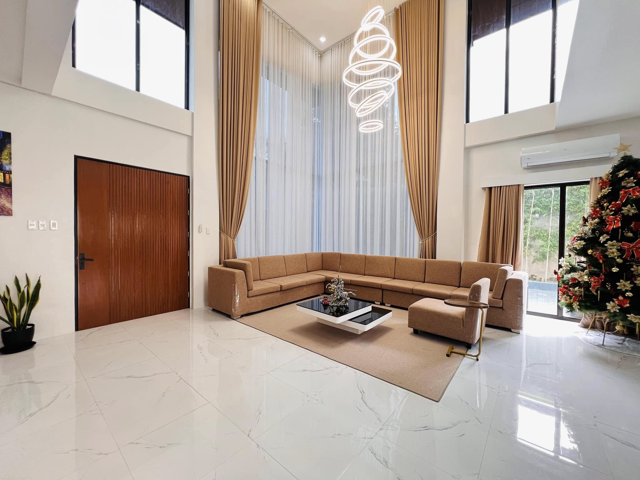 Own this Cozy Preowned 2-Storey House in Beverly Hills Subdivision photo 5
