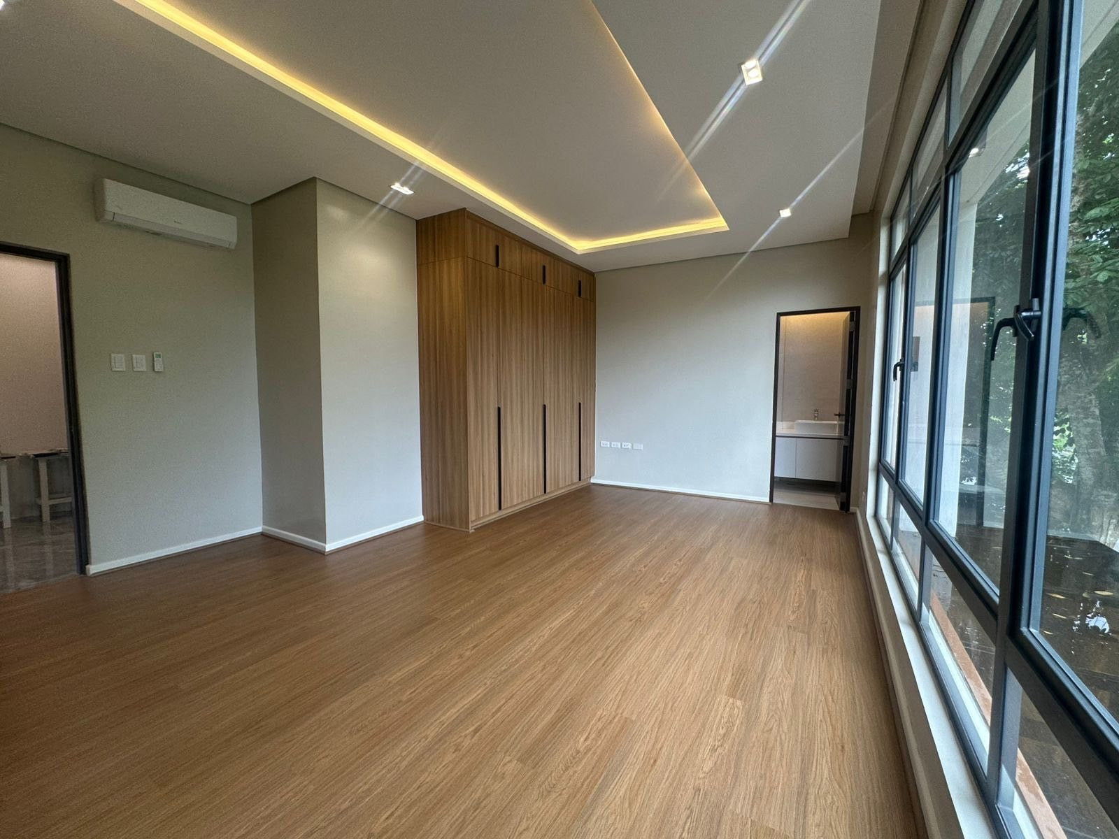 Discover this Brand-New 5-Bedroom House photo 5