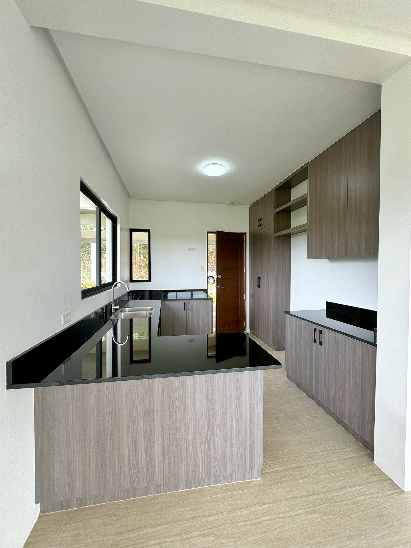 Brand New Modern House for Sale in w/ Mountain View in Sun Valley Estates photo 5