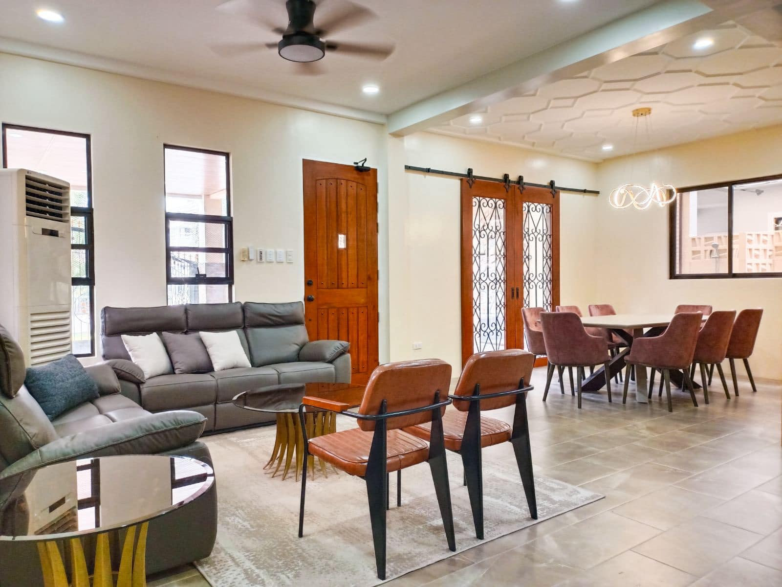 SPANISH THEMED SMART SWITCH HOUSE IN ANGELES CITY PAMPANGA photo 2