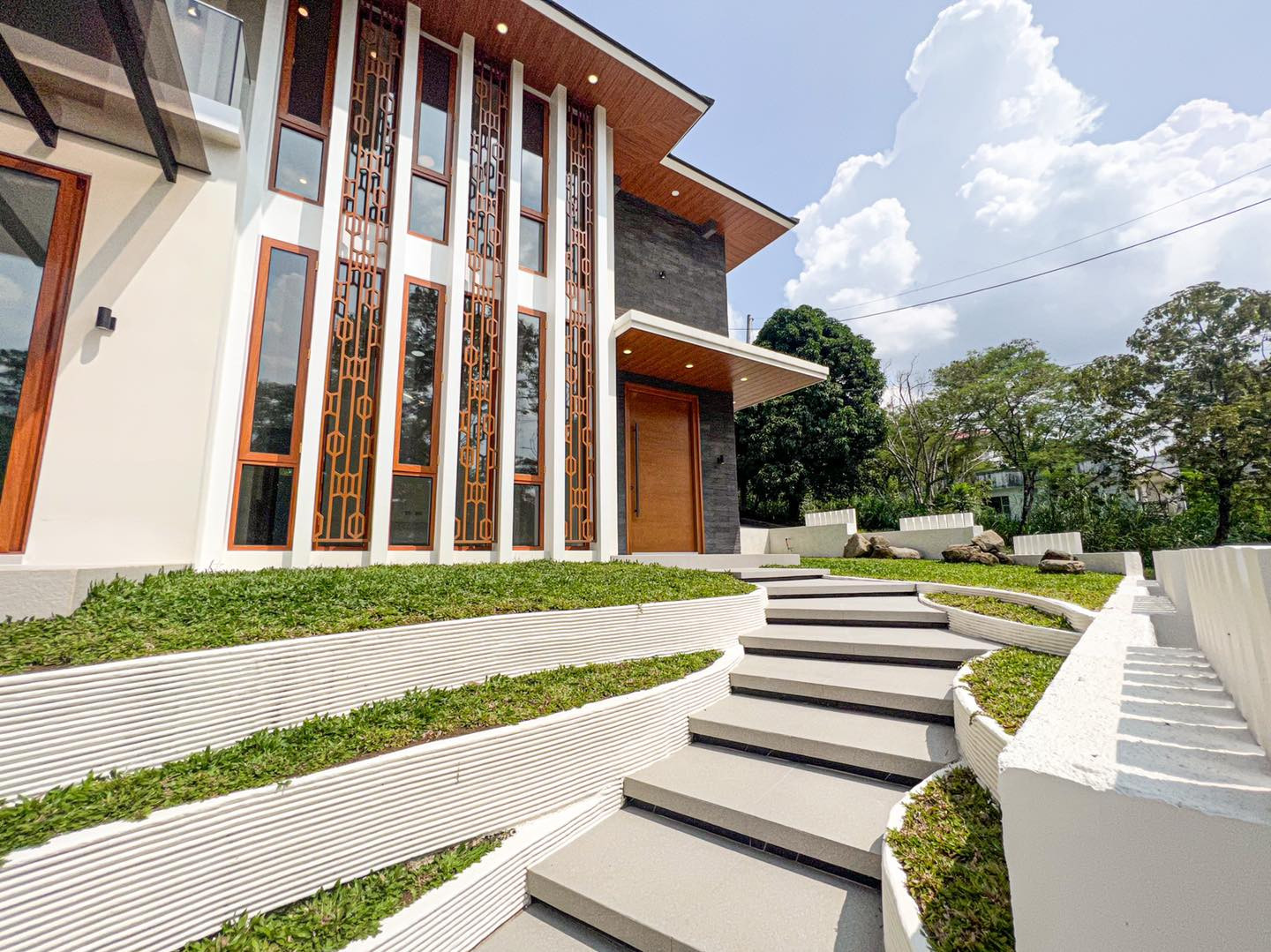 Modern Asian Home for sale with unobstructed Fairway view of the golf course photo 2