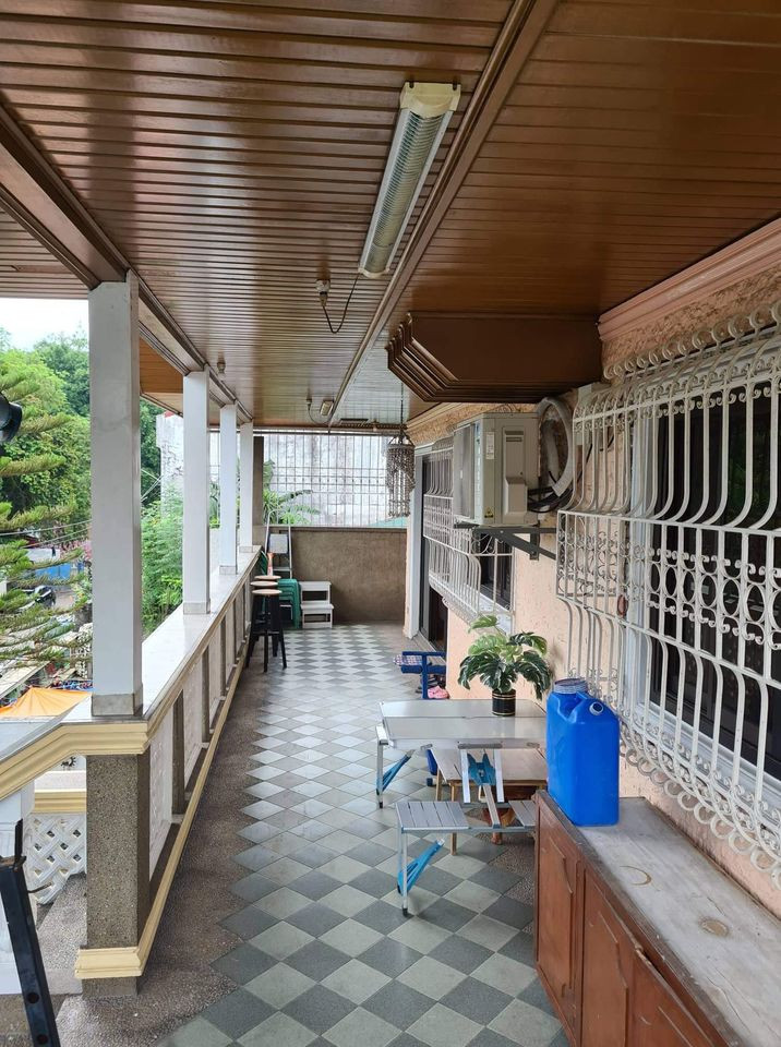 Newly Renovated Big House at Roxas District Quezon City photo 3