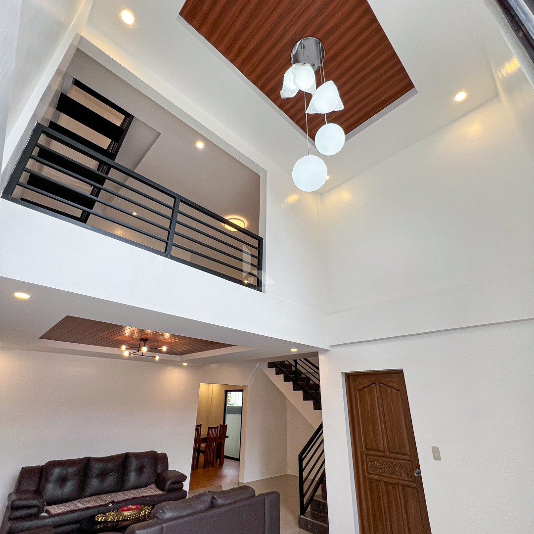 Impressive Modern Industrial House and Lot For Sale photo 2