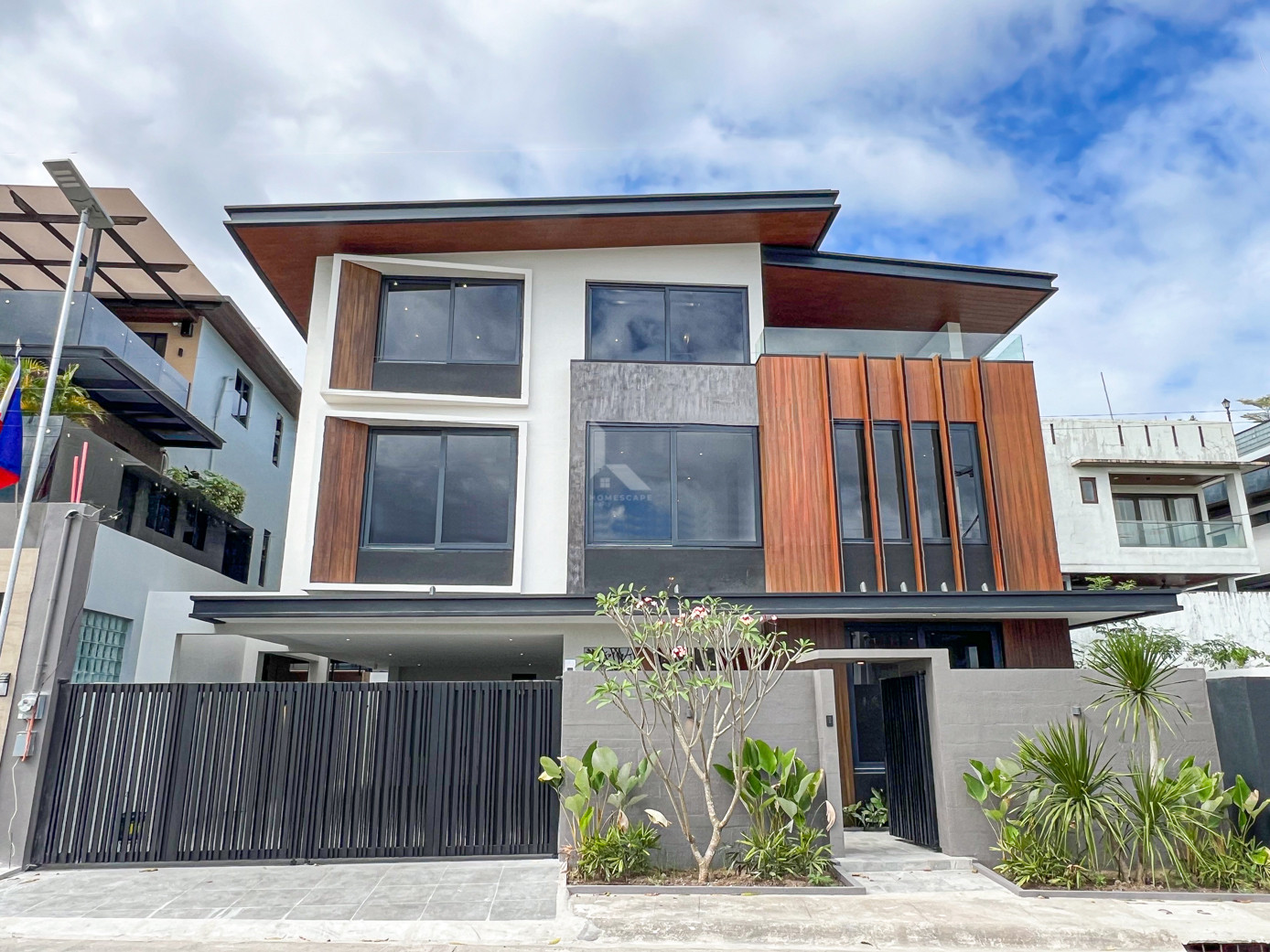 Breathtaking Modern Contemporary House and Lot For Sale in Tivoli Royale photo 1