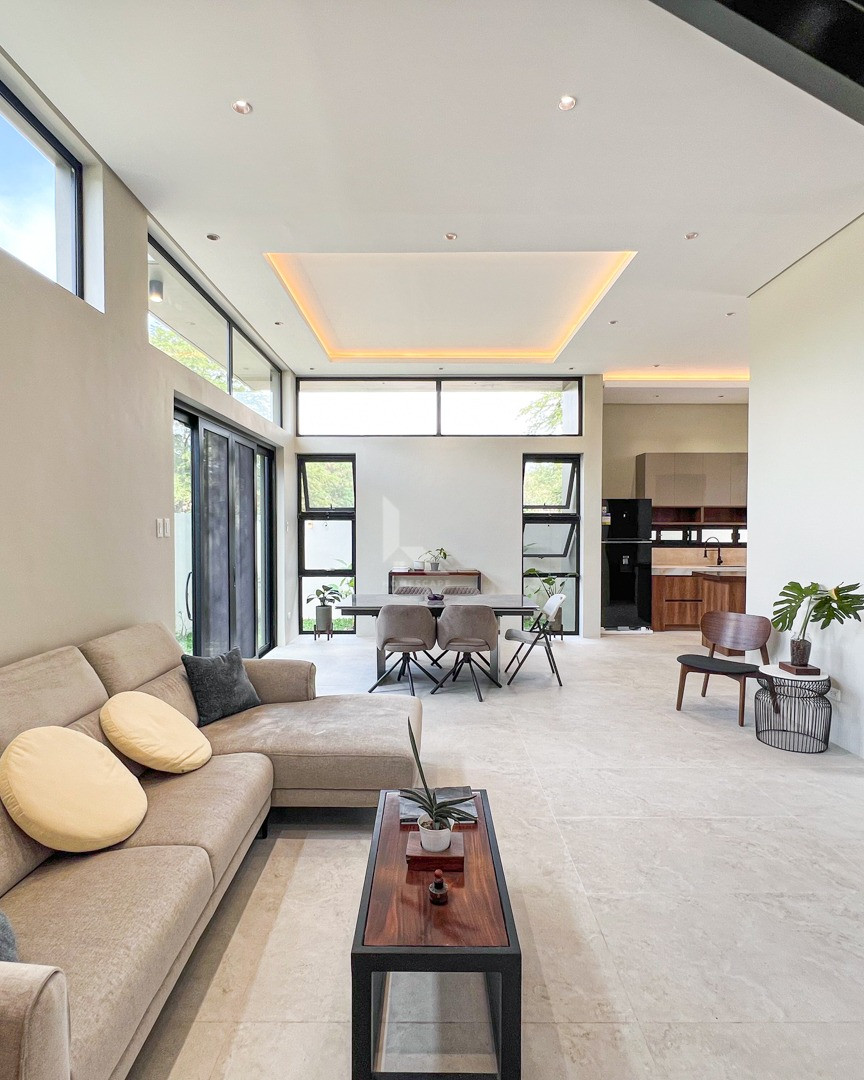 Astonishing Modern Contemporary House and Lot For Sale in Woodridge Heights photo 2