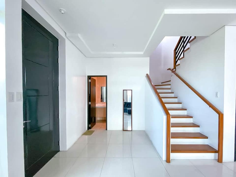 Modern Townhouse for Sale in San Juan photo 4