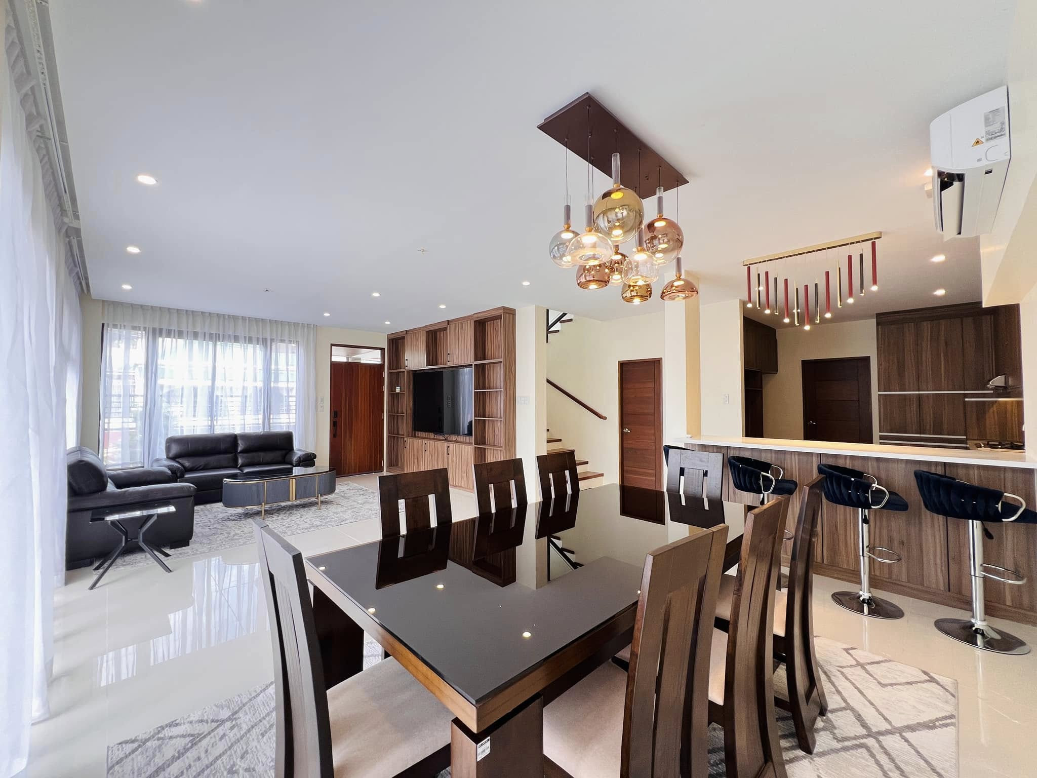 Snatch this Pre-Owned House in Vermont Executive Village, photo 3