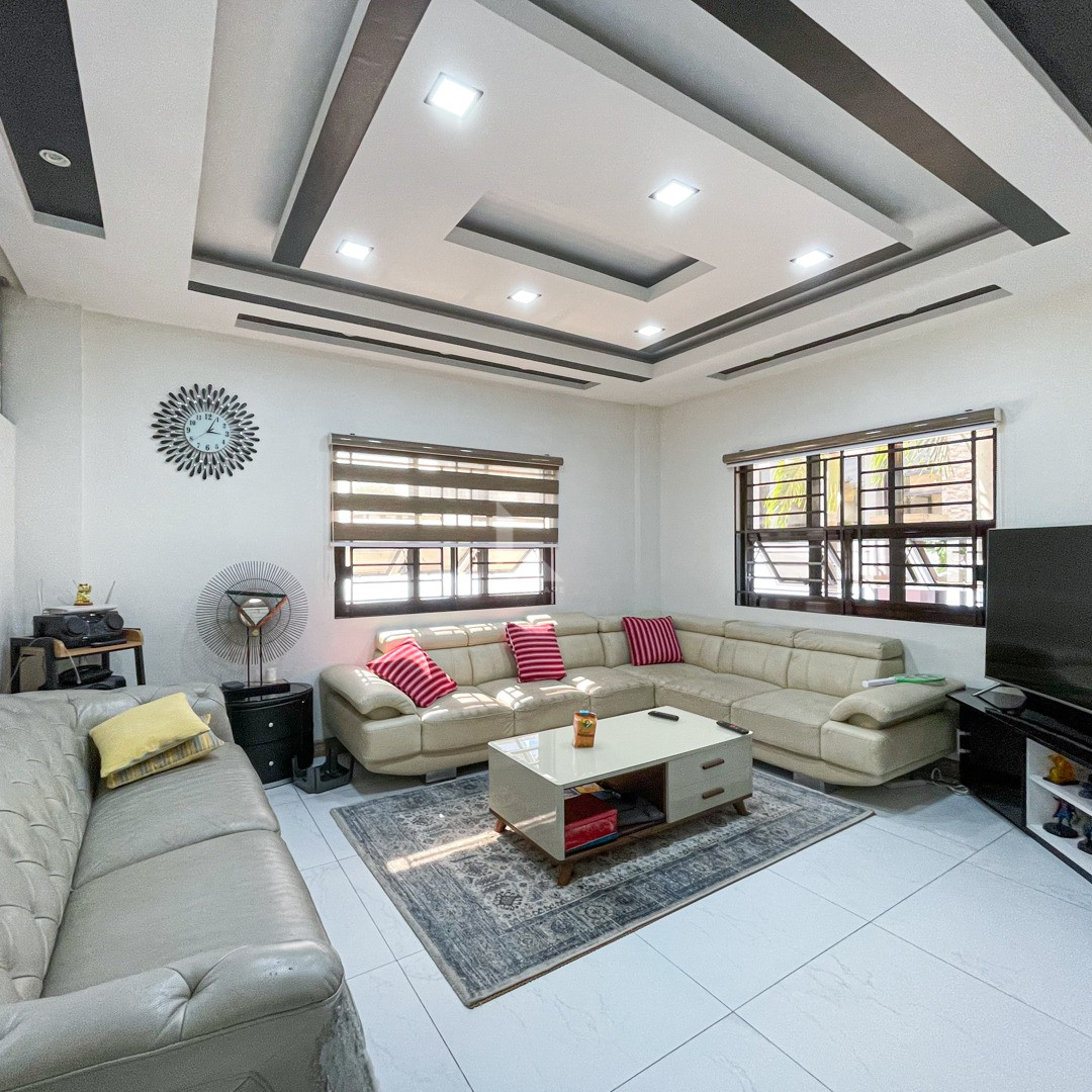 Elegant Fully Furnished Modern Contemporary Home For Sale photo 3