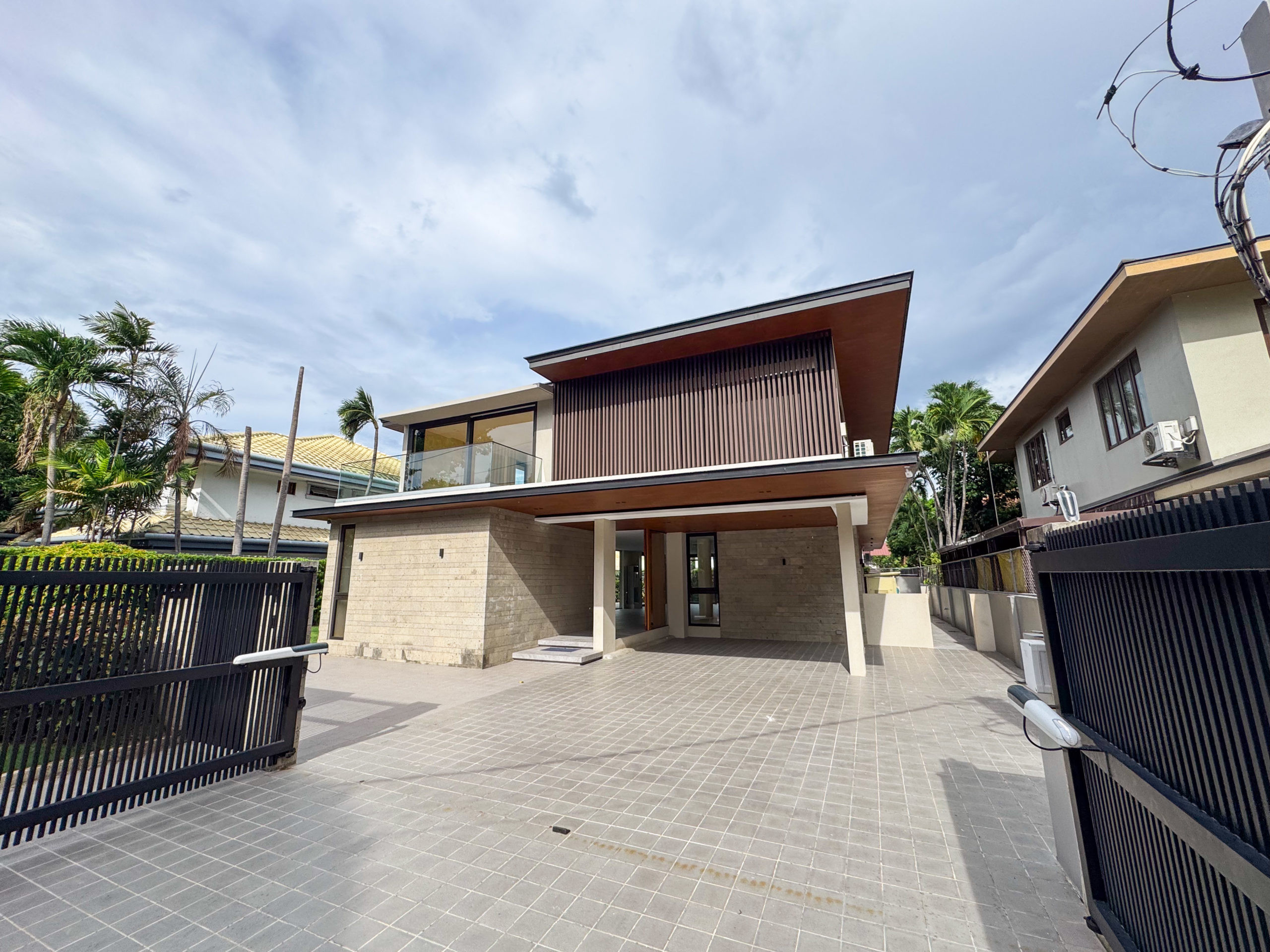 Secure this Sensational 4-Bedroom House in Ayala Alabang Village photo 3
