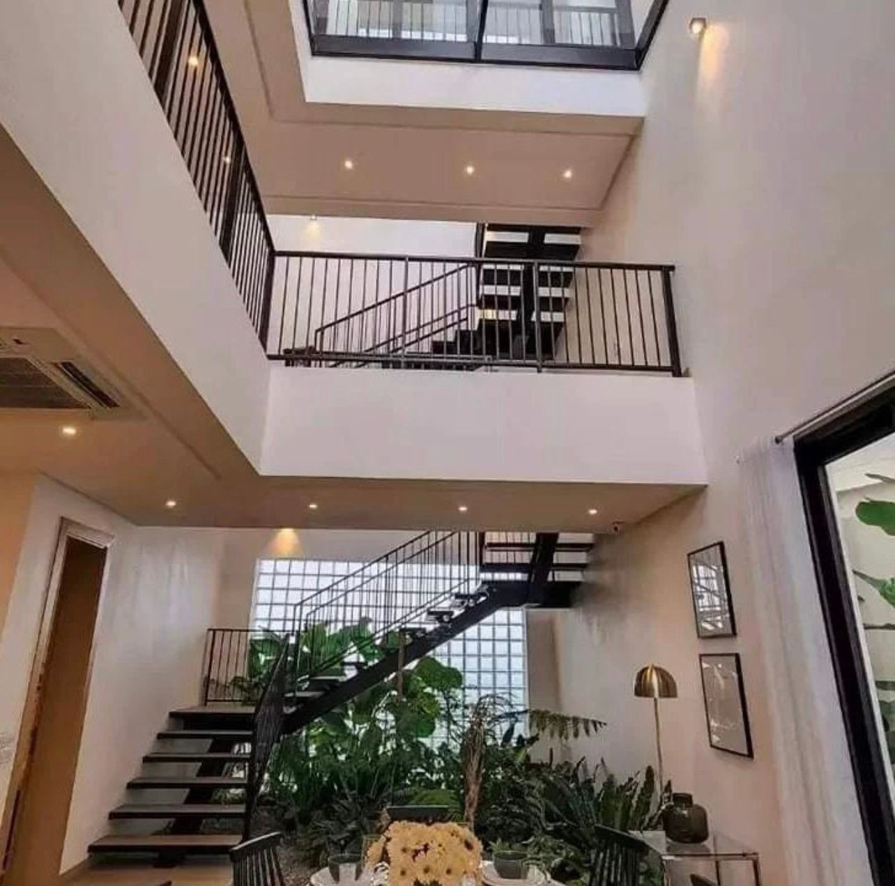 Brutalist Modern Villa House inspired for Sale in Southern Plains photo 4