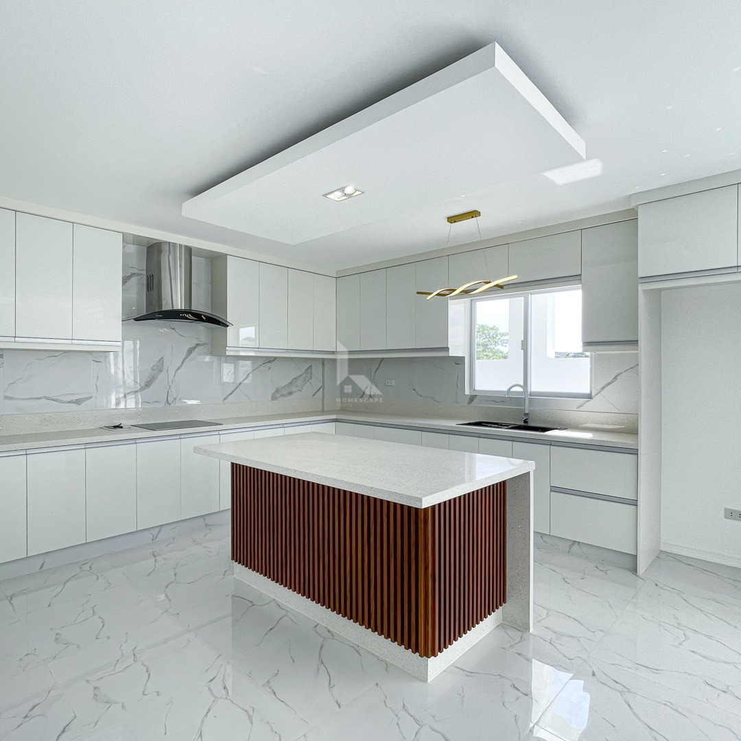 Alluring Modern Contemporary Home For Sale in Greenwoods Executive Village photo 3
