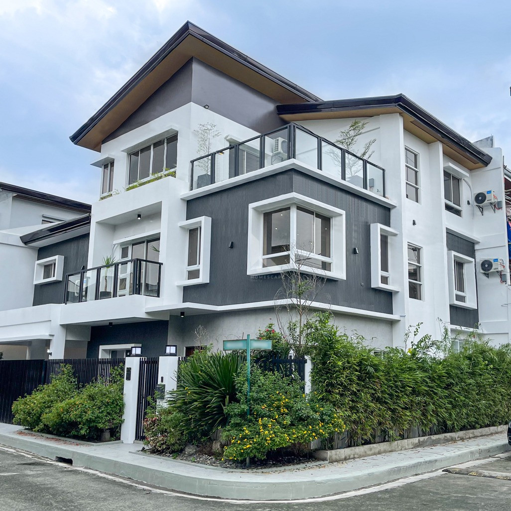 Modern Contemporary Corner House and Lot with Pool For Sale photo 1