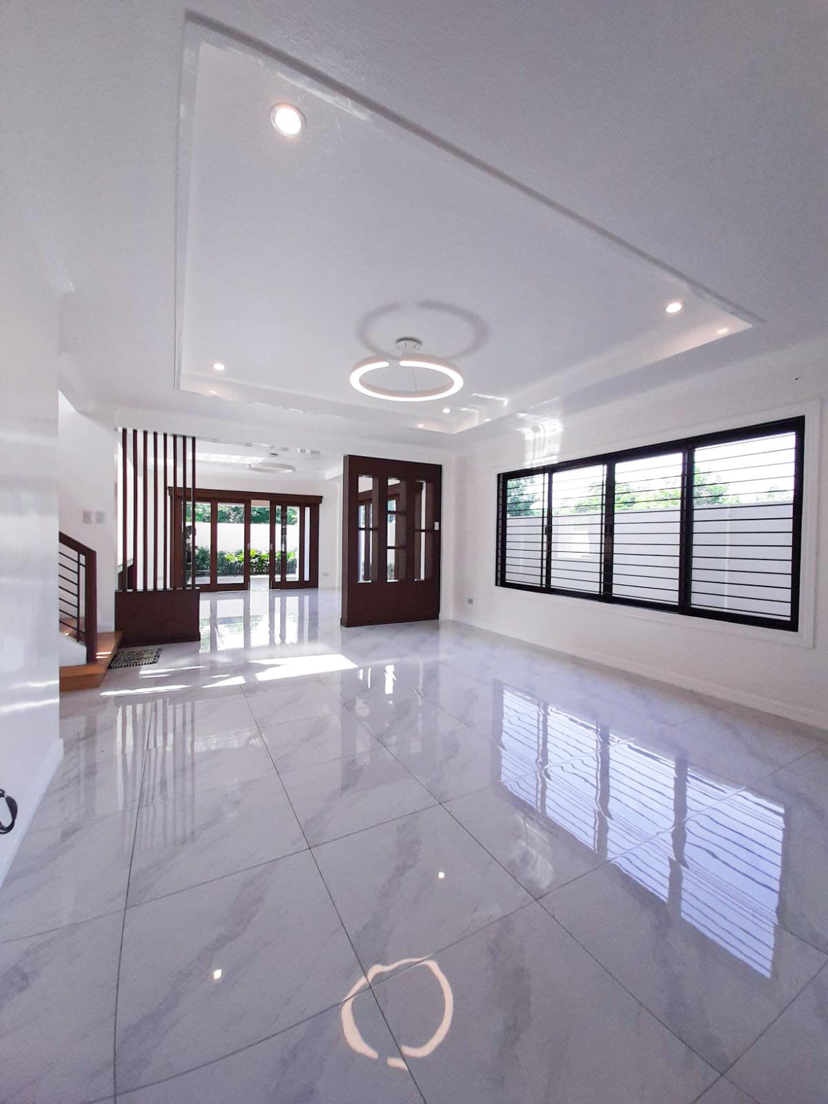 Modern Contemporary House w/ Majestic view of Metro Manila photo 3