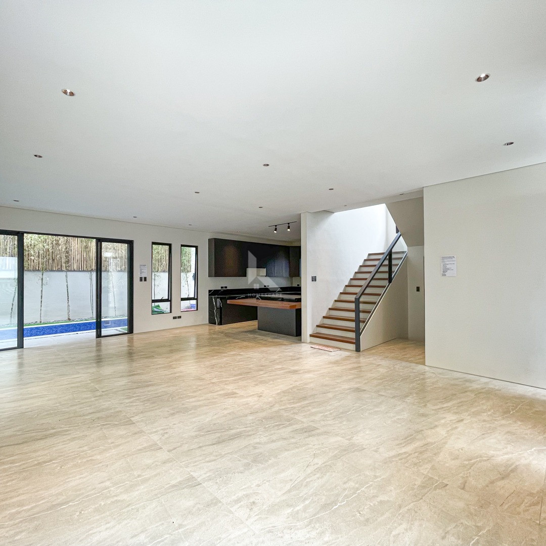Superb Modern Industrial House with Swimming Pool For Sale in BF Homes, photo 4