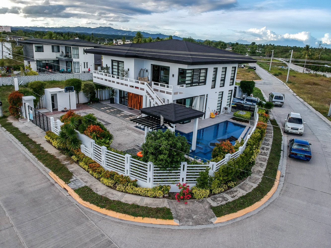 Luxurious Modern 2 Storey House and Lot with Swimming Pool in Laiya Batangas photo 2