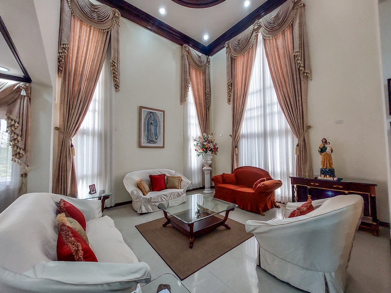 3 Storey House and Lot for Sale in Ayala Greenfields, Calamba Laguna photo 4