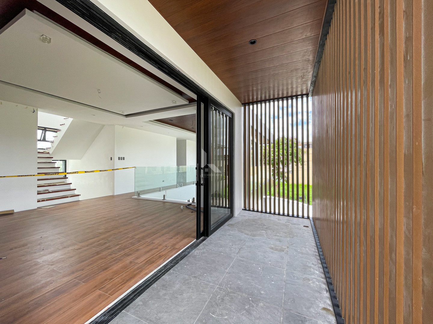 Gorgeous Modern Industrial House and Lot For Sale photo 3