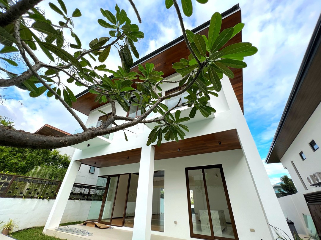 Awesome Brand New Modern House and Lot for Sale in Alabang Hills photo 3