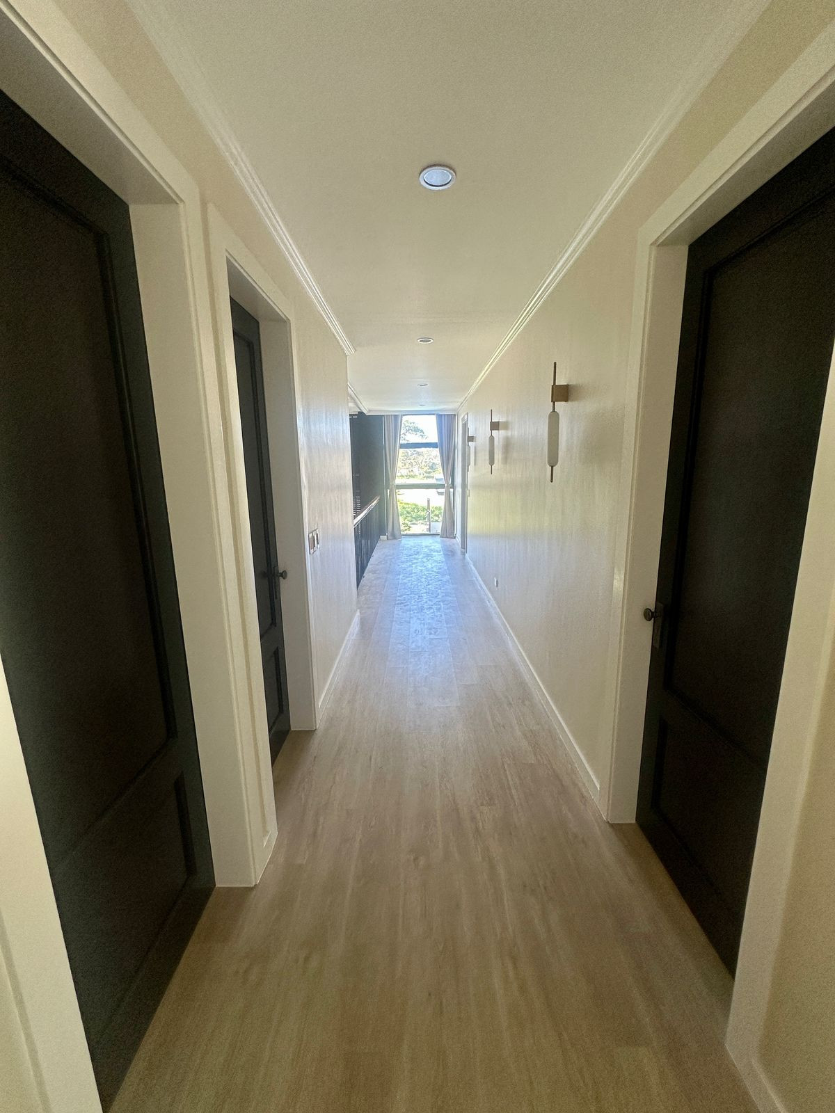 Explore this Elegant 4-Bedroom House in Salitran photo 4