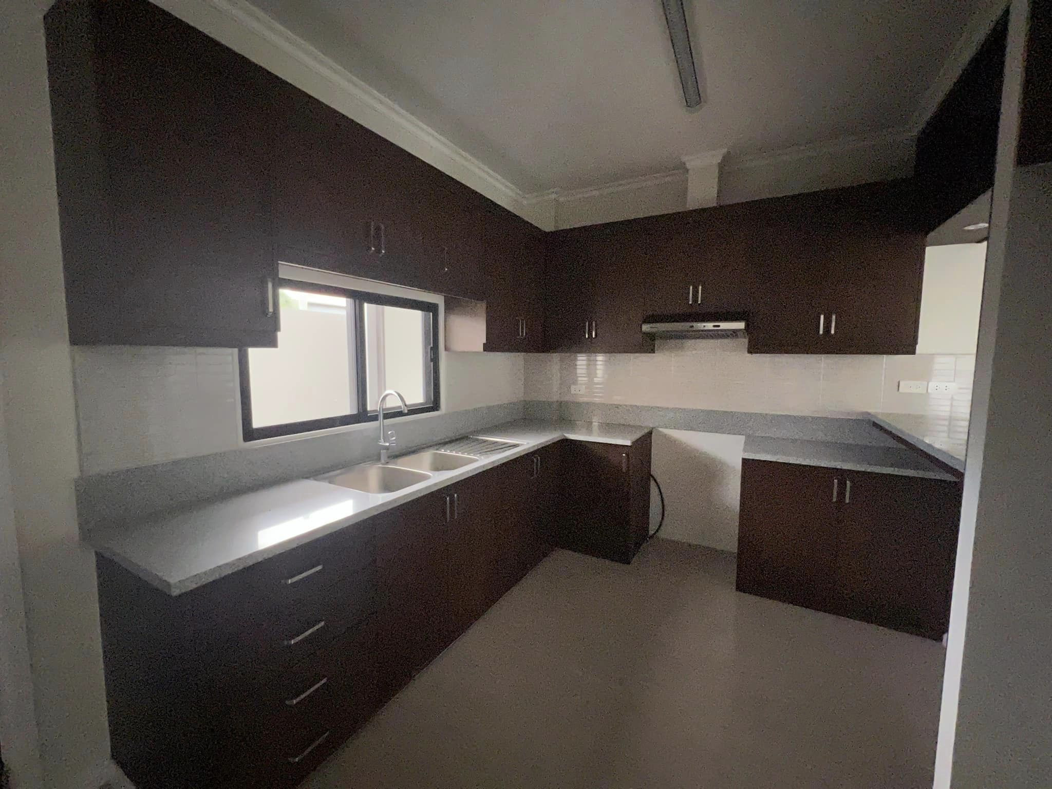 Brandnew Modern House for Sale in a secured subd near Clark photo 3