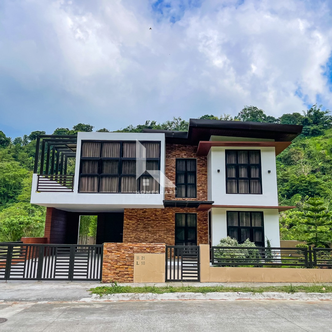 Pleasing Modern Contemporary House and Lot For Sale in Twin Lakes Tagaytay photo 1