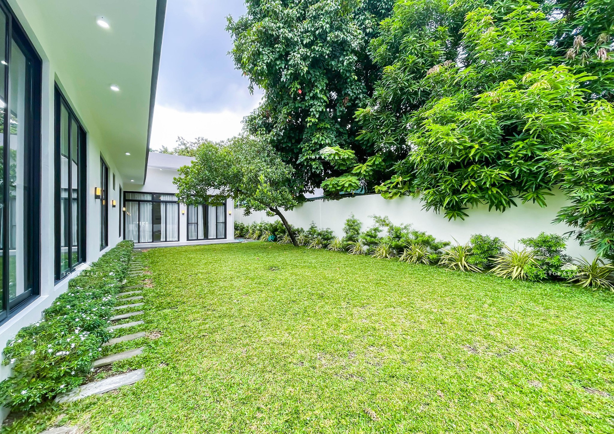brand new modern bungalow in Philam Life Village, Las Piñas City photo 4