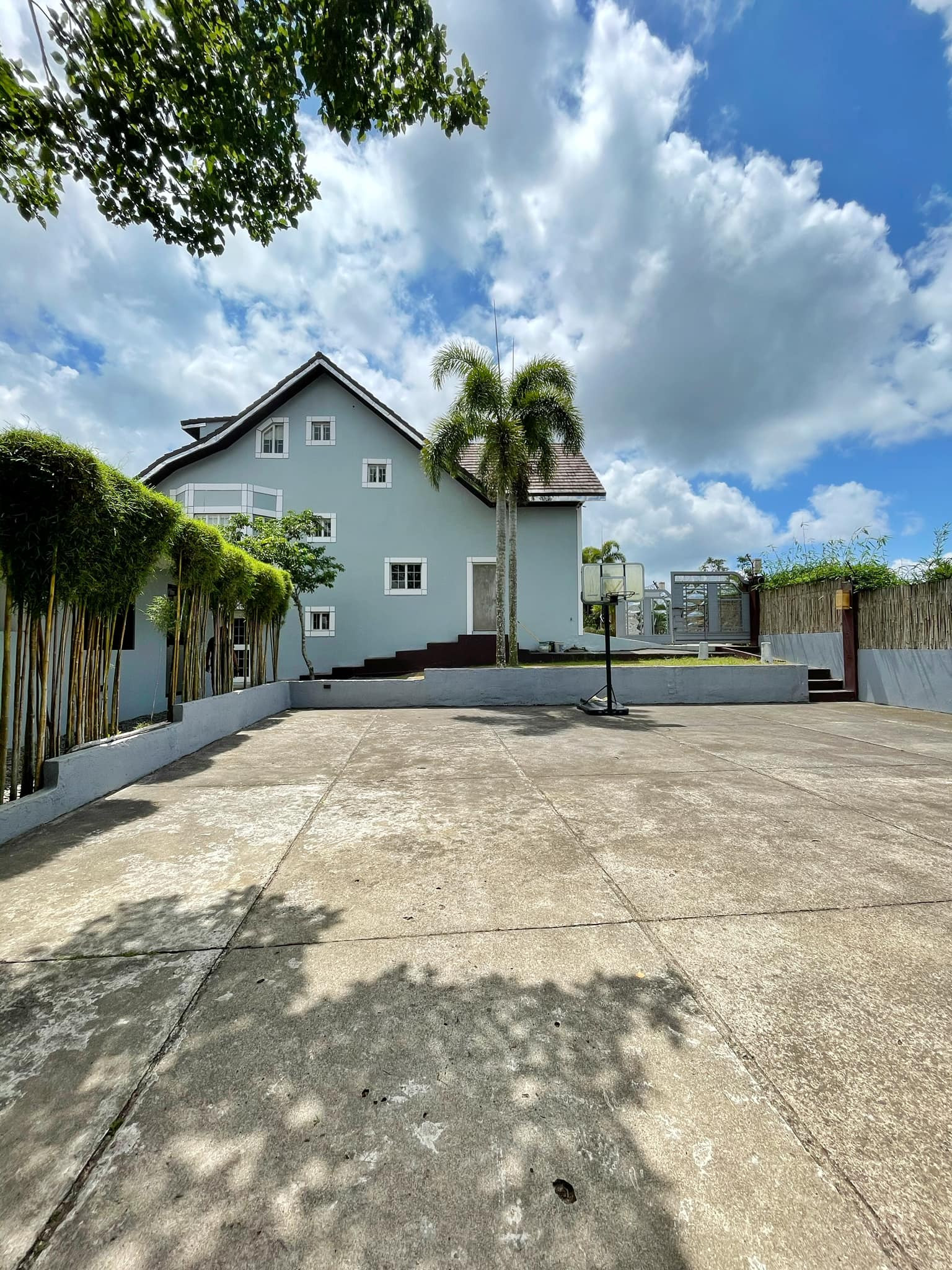 Beautiful Family Vacation House for Sale in Mendez Tagaytay City photo 2
