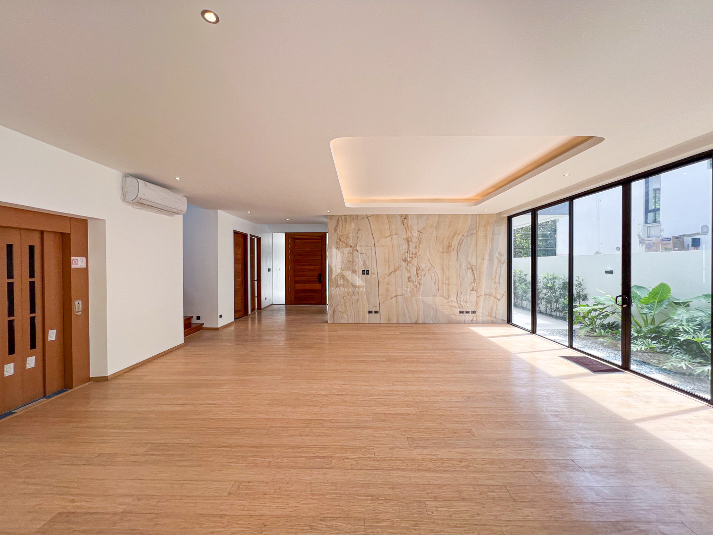 Sophisticated Modern Tropical House and Lot For Sale in Ayala Alabang Village photo 3