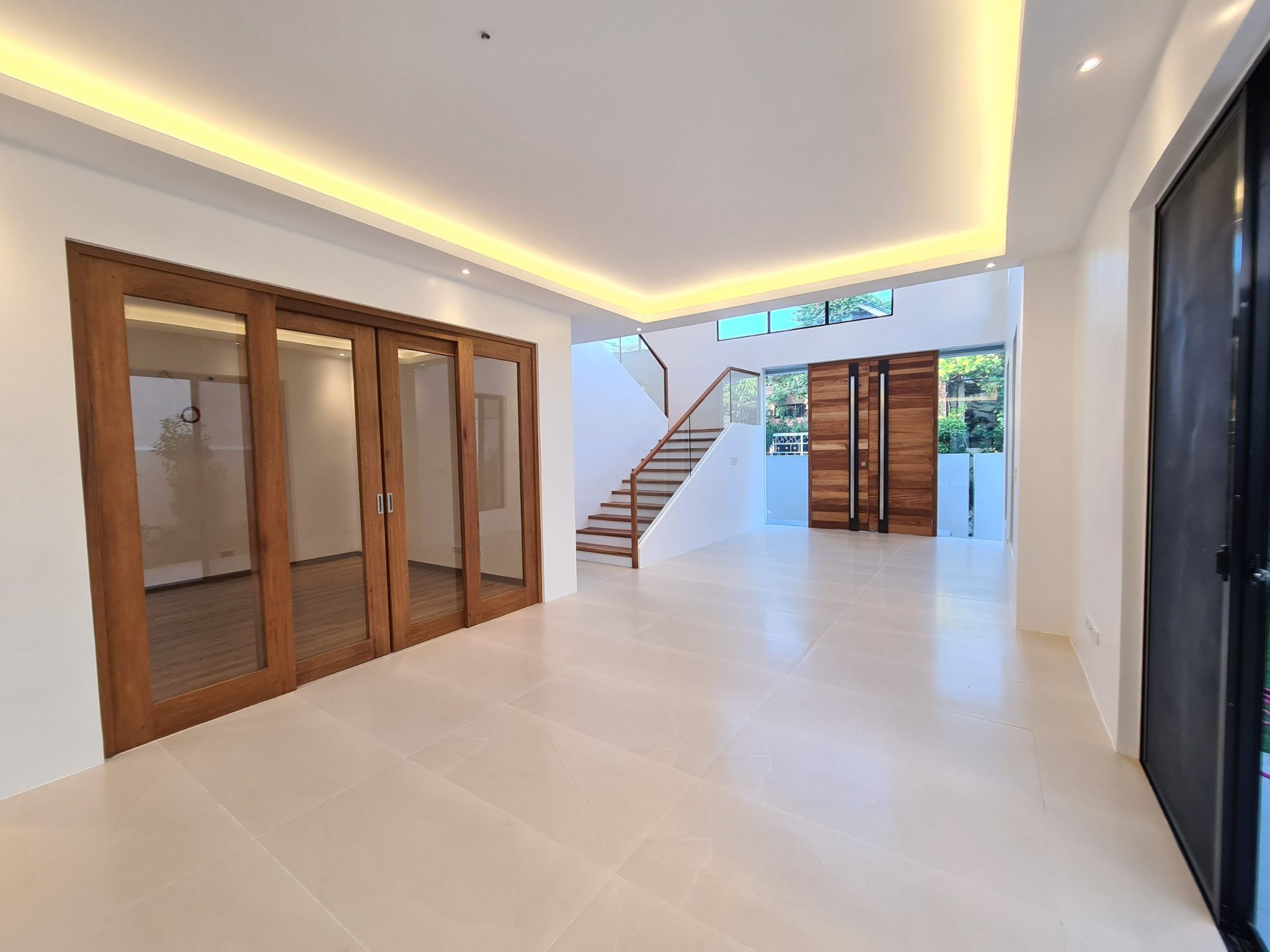 Desirable Brandnew 2 Storey House in BF Paranaque photo 1