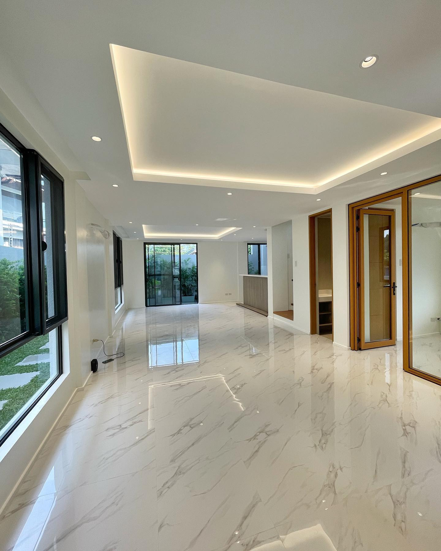 Brand New Modern Contemporary House in Filinvest, Batasan Hills Quezon City photo 5