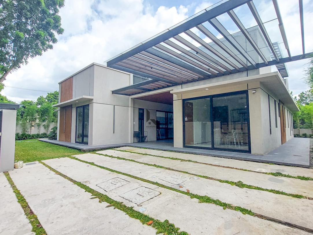 High-end Modern Brand New Home for sale in Southwoods Township Subdivision photo 2