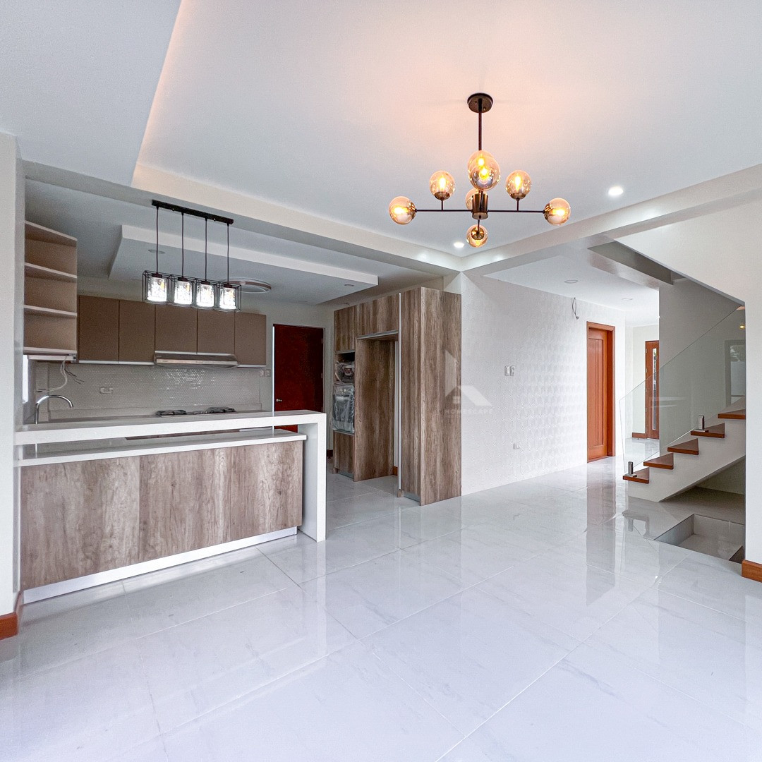 Vast Single Attached Modern House and Lot for Sale photo 2