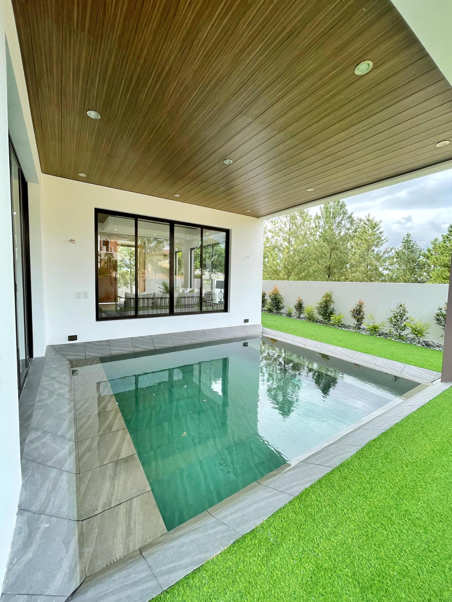Brand New Semi-Furnished House and Lot w/ Pool in Portofino Heights photo 2