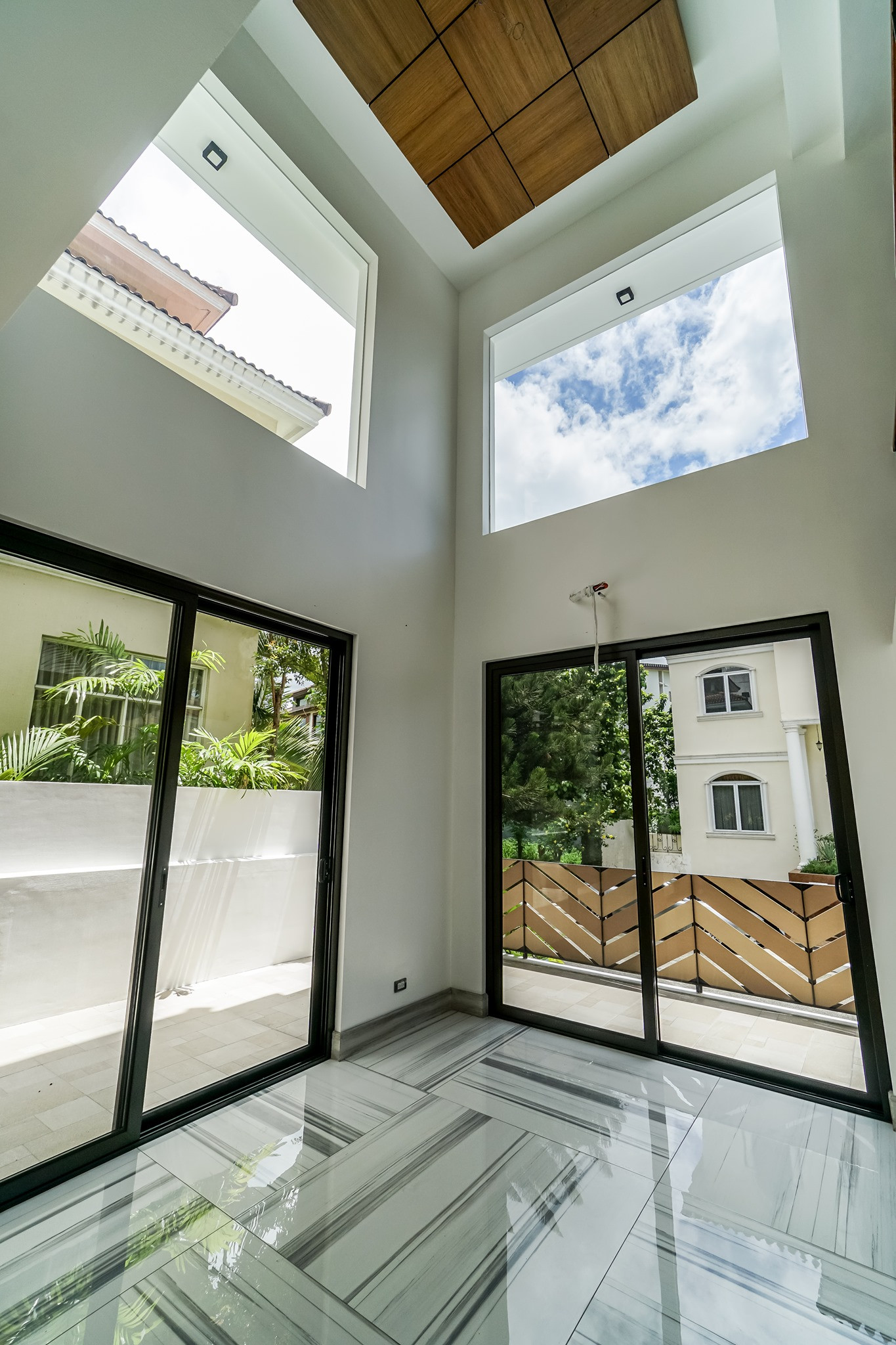 Brand new top-end house and lot with elevator located in McKinley Hills Village photo 4