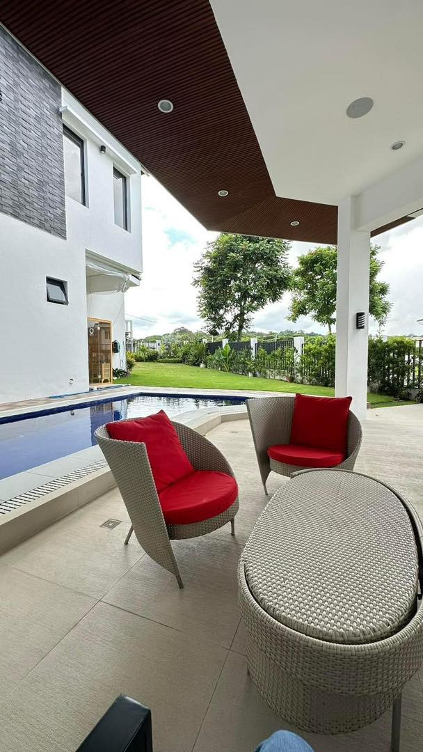 Breathtaking 4 Bedroom House for Sale in South Forbes, Cavite photo 3