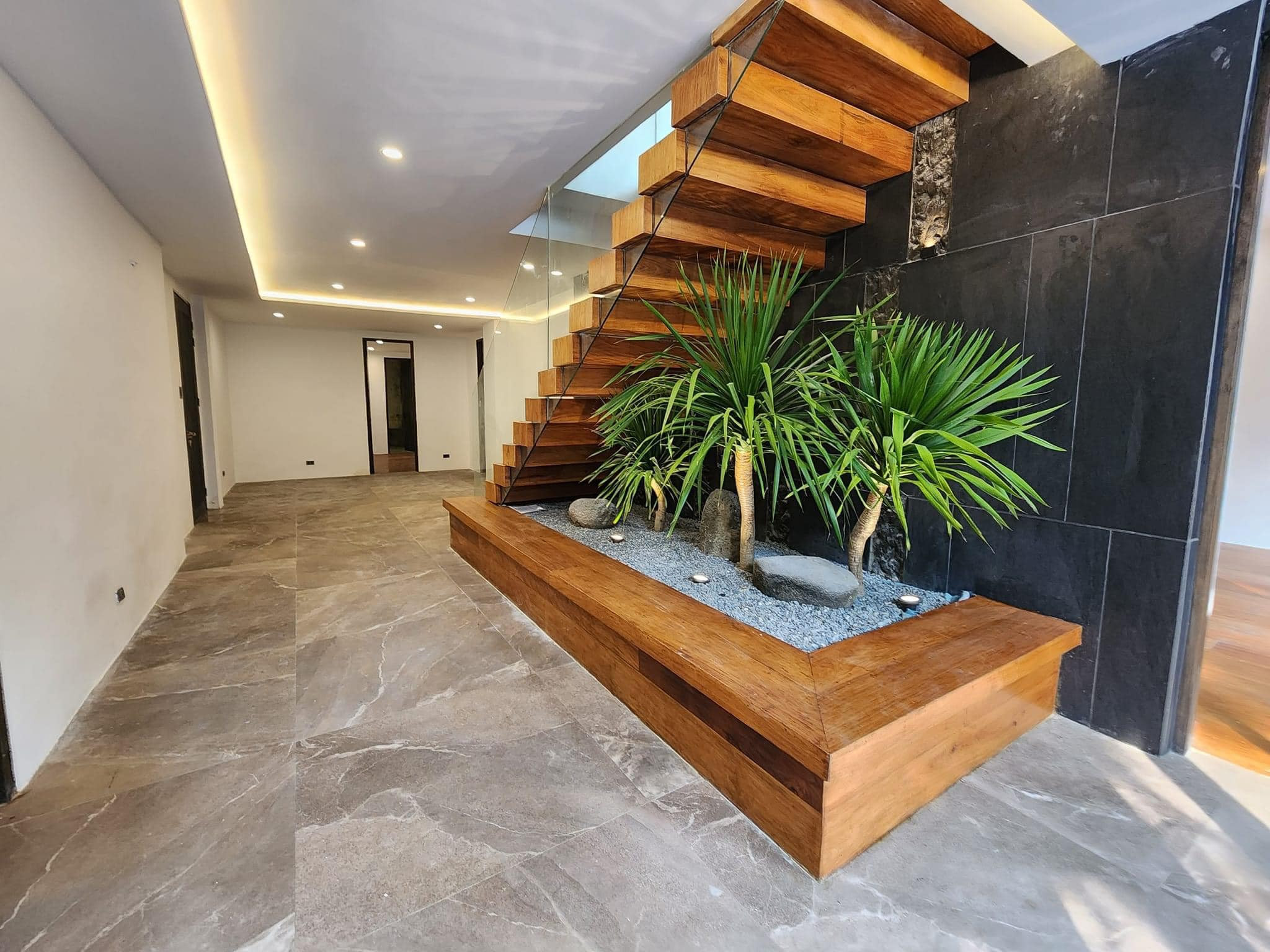 A Tropical Home Oasis for Sale in Horseshoe Village photo 2