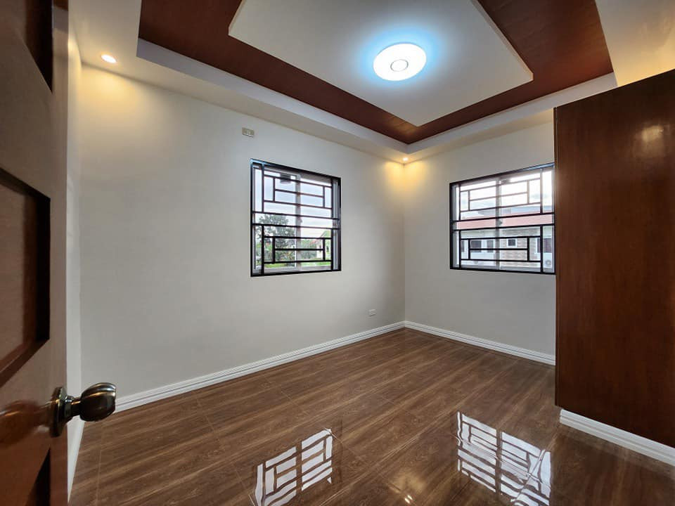FOR SALE BRAND NEW MODERN HOUSE WITH POOL photo 5