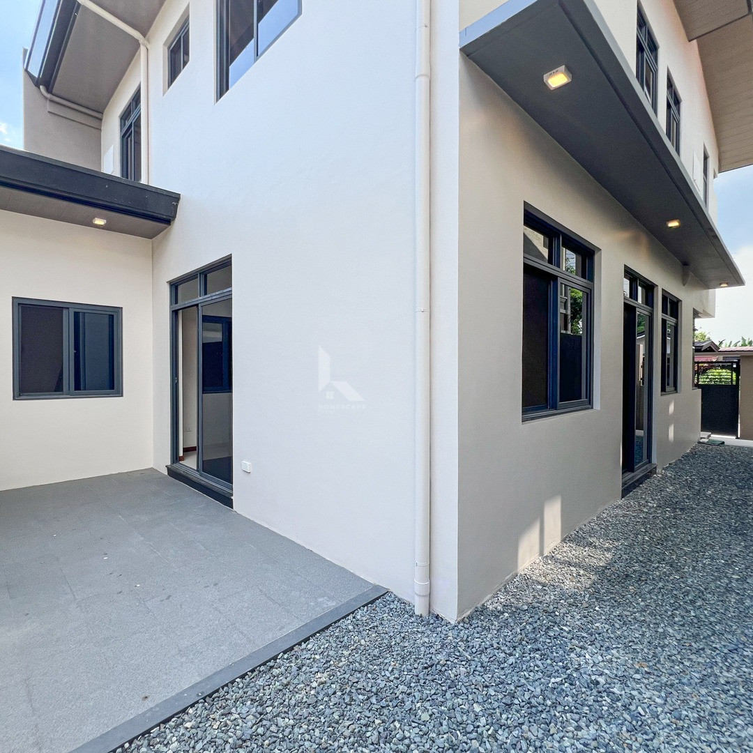 Elegant Modern House and Lot For Sale in Vermont Royale Executive Subdivision photo 2