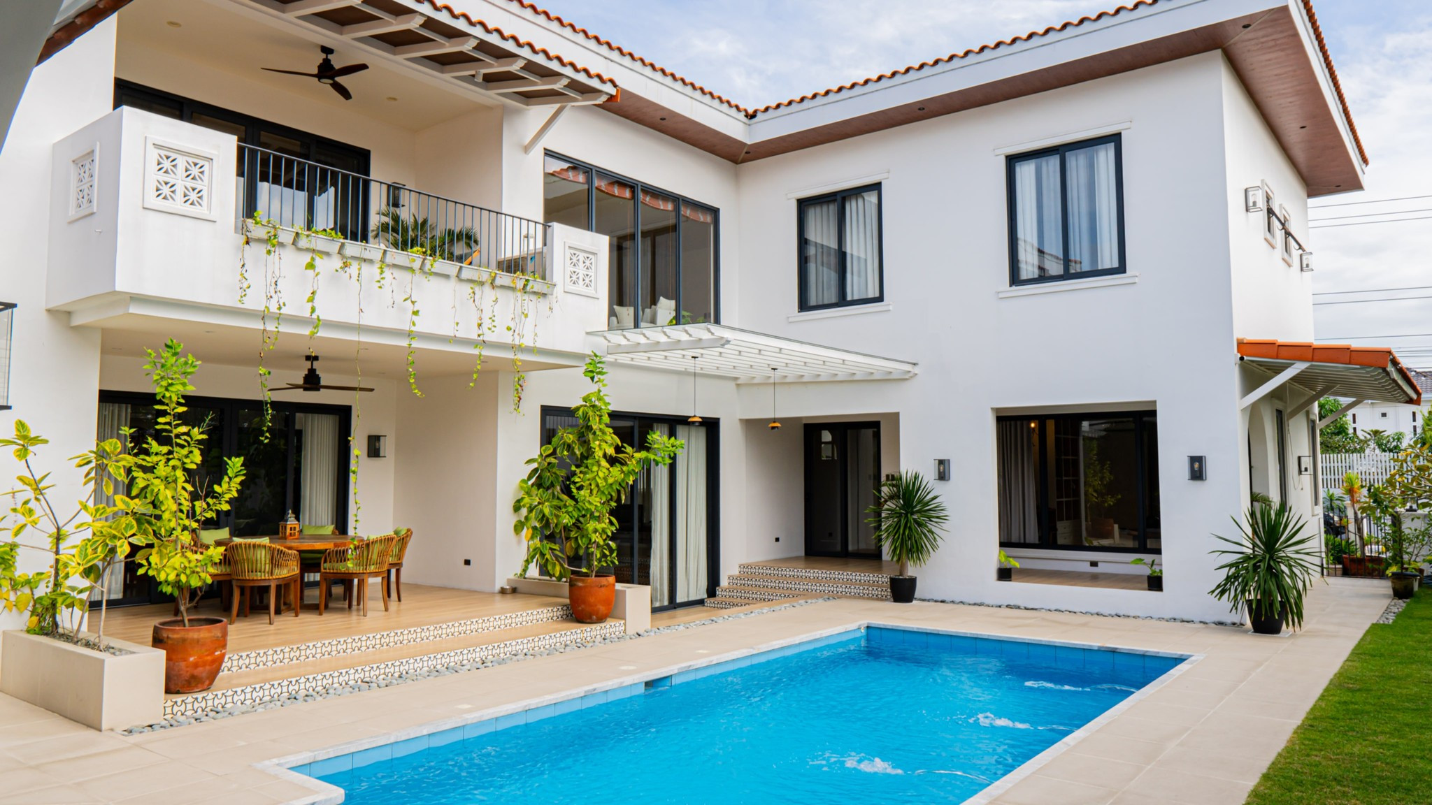 This Elegant 5-Bedroom House is for Sale in Hacienda Royale photo 1
