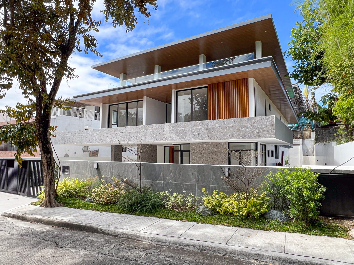 Sophisticated Modern Tropical House and Lot For Sale in Ayala Alabang Village photo 1