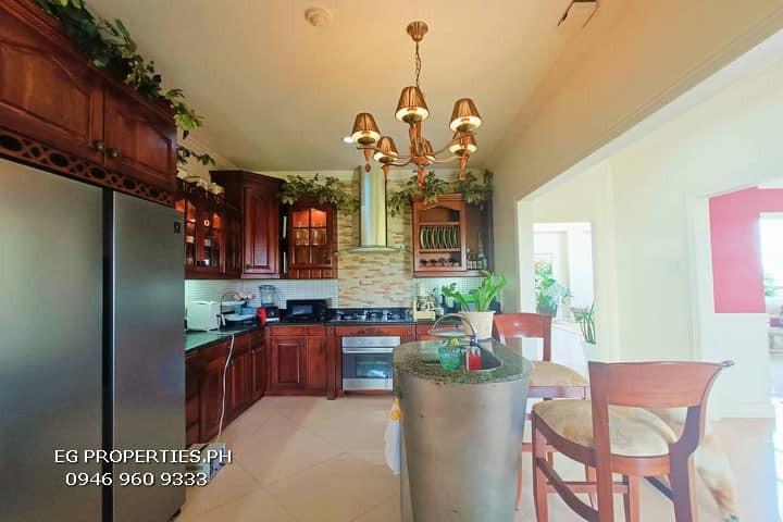 HOUSE AND LOT FOR SALE IN ROYALE CEBU CONSOLACION photo 5
